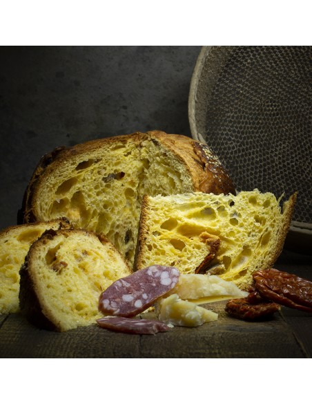 Panettone Salato – Smeralda Delizia di Terra con Pomodori Secchi, Pecorino e Salsiccia Stagionata Rau Arte Dolciaria